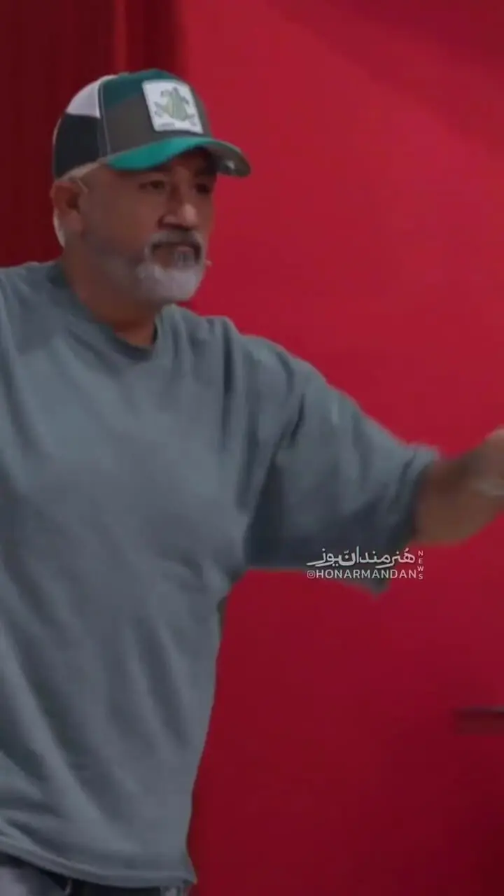 آواز خوانی محمود شهریاری و رقص مهران غفوریان در برنامه شفرونی